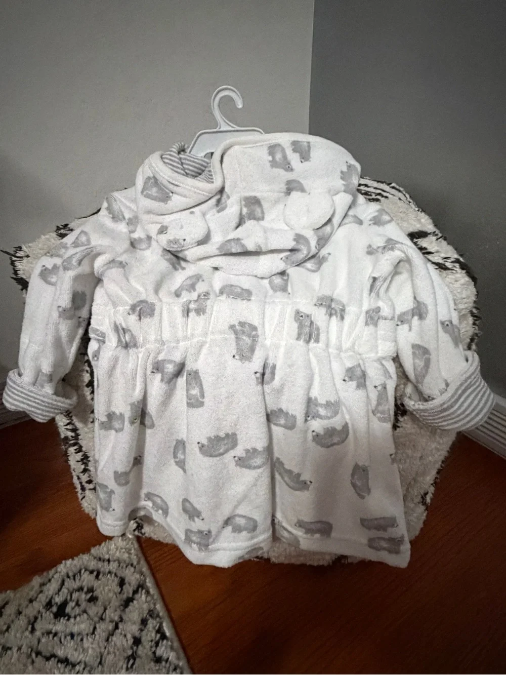 NWT Carter’s Just One You Baby Polar Bear Hooded Plush Robe 0–9 Months